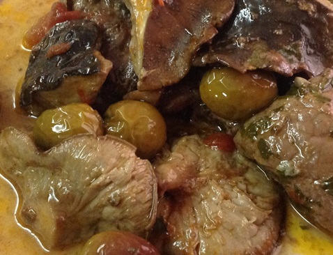 Spezzatino di carne con cardoncelli e olive